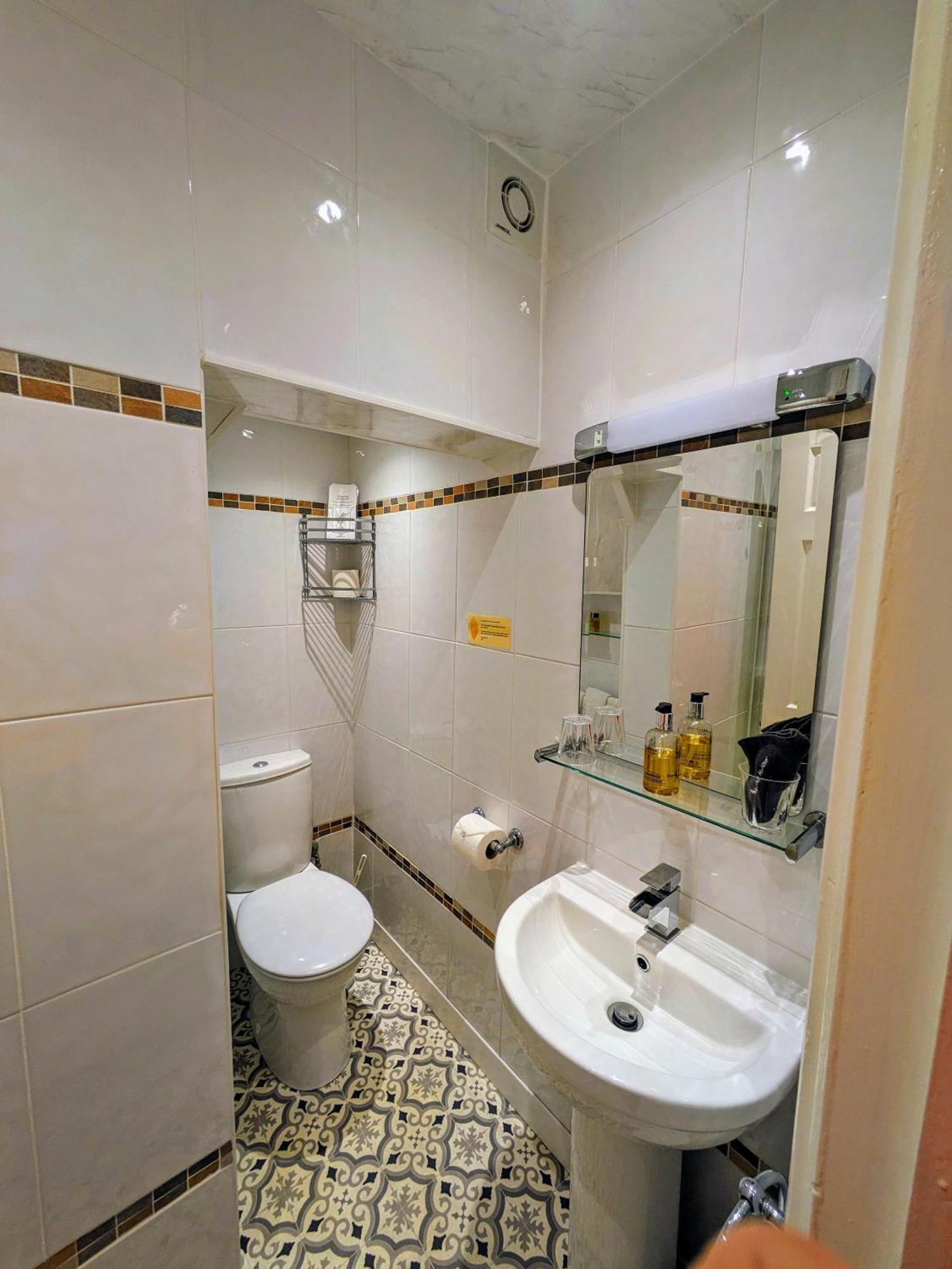 Stratford House Exclusively For Adults Ξενοδοχείο Λαντούντνο Δωμάτιο φωτογραφία