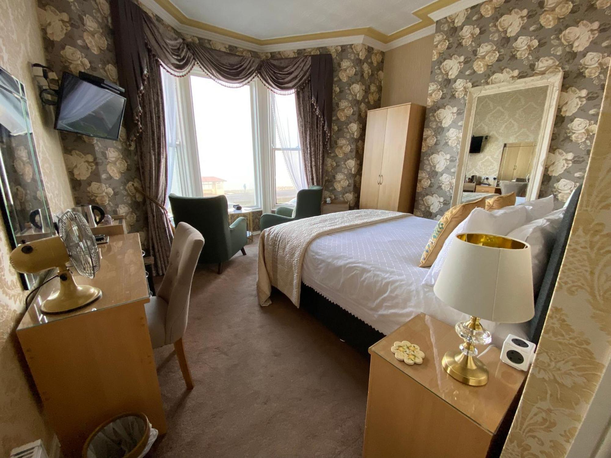 Stratford House Exclusively For Adults Ξενοδοχείο Λαντούντνο Εξωτερικό φωτογραφία